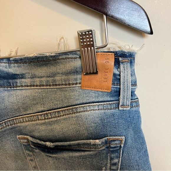 Level 99 Crop Step Frayed Hem - Picture 6 of 12